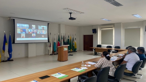 Reunião entre bancada federal e ministro das Relações Exteriores termina sem solução